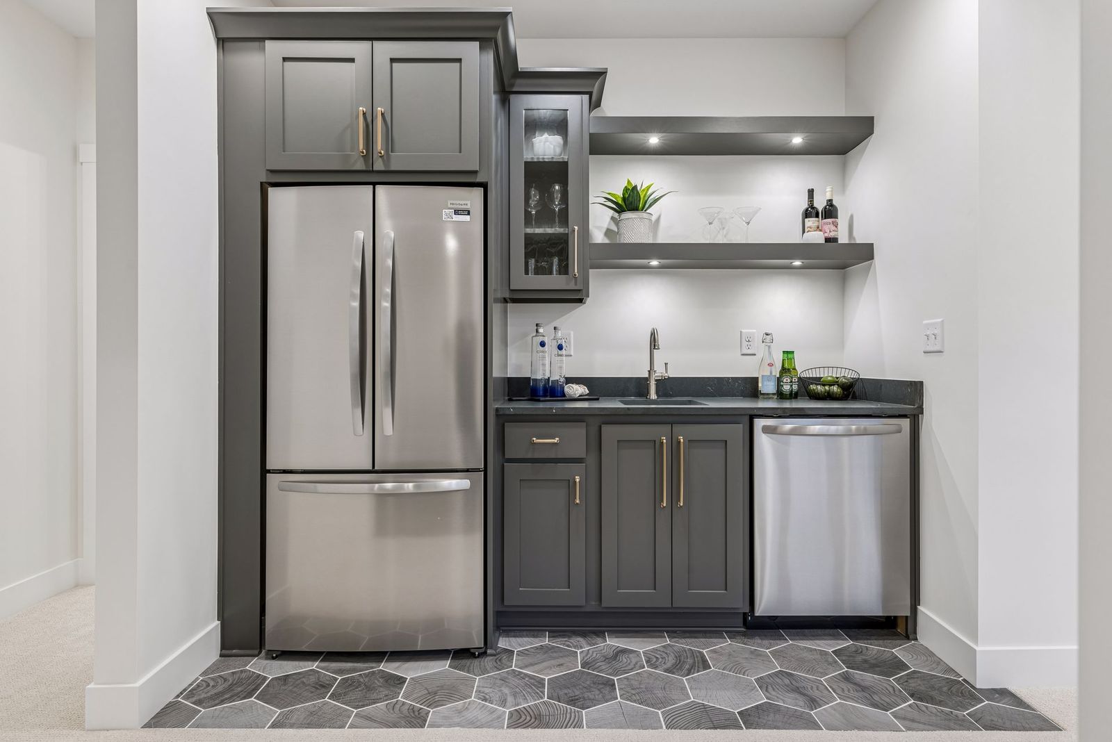 Basement kitchenette in grey — Bars & Basements
