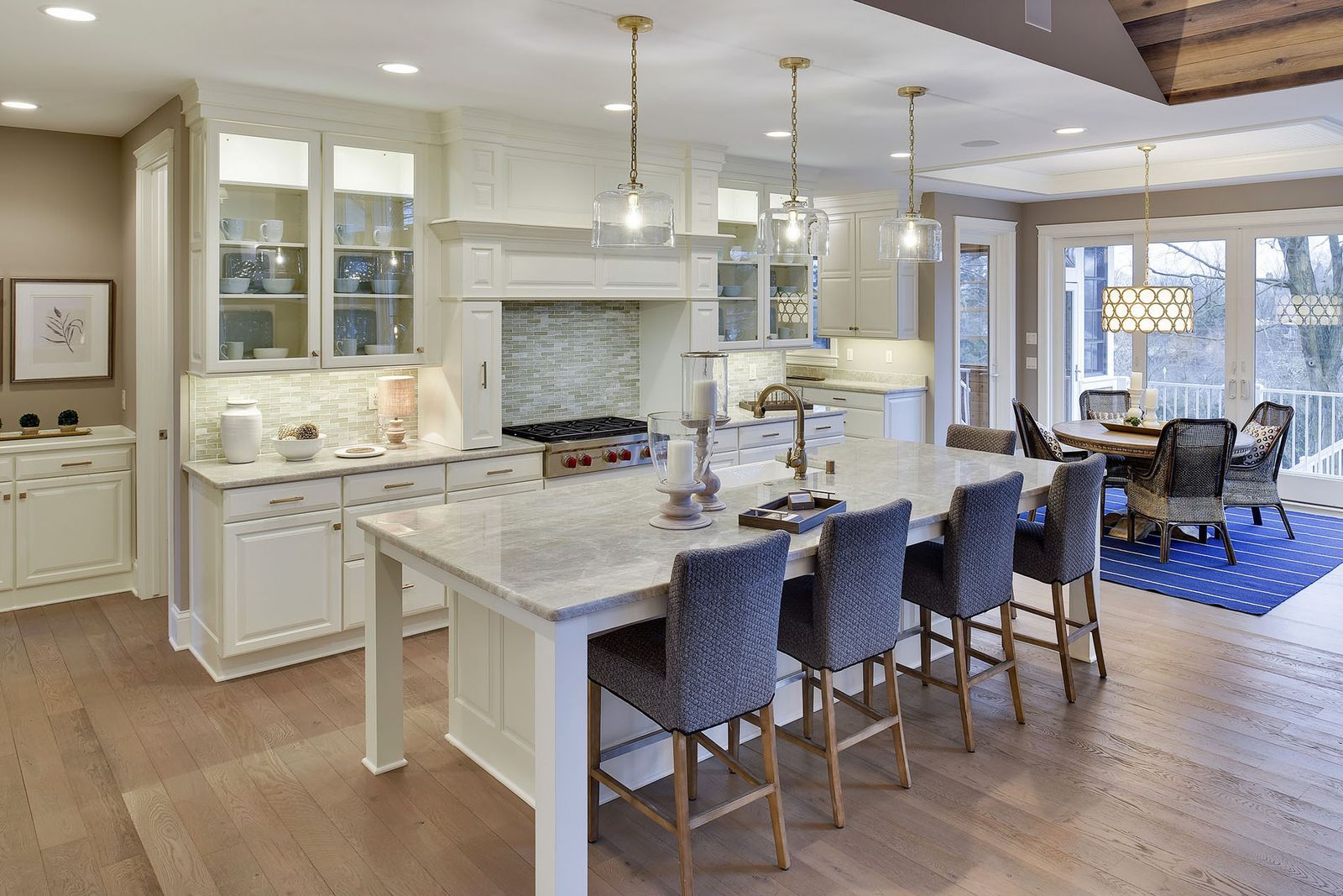 Highland Estate island — Kitchens