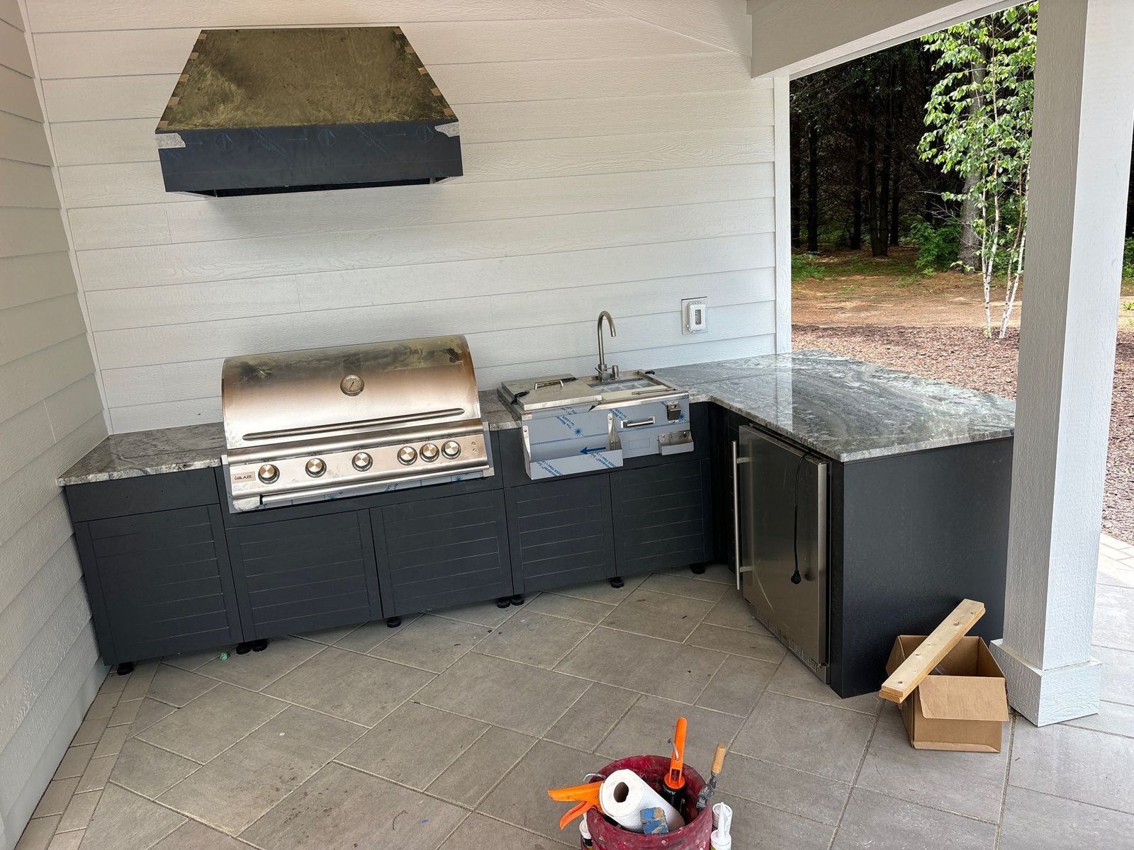 Covered outdoor kitchen — Outdoors