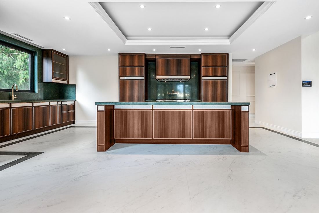 Jardin Emerald quartz countertops installed in a home