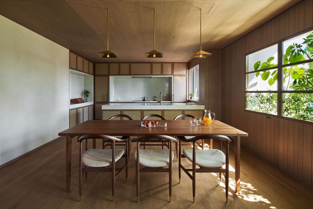 Pearl Jasmine quartz countertops installed in a home
